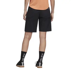 Pantalones cortos de mujer adidas Terrex Trailcross image-4