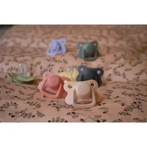 Set of 2 anatomic silicone baby teats Filibabba image-0