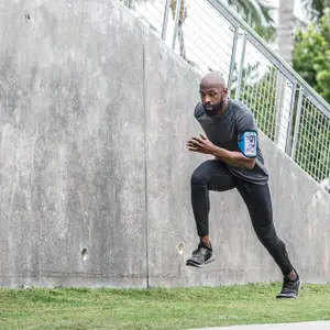 Brazalete blando con ventana para smartphone grande Fitletic Surge image-0