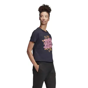 Camiseta de mujer adidas Must Haves Star image-3