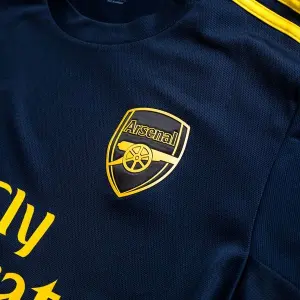 Tredje trøje Arsenal 2019/20 image-3