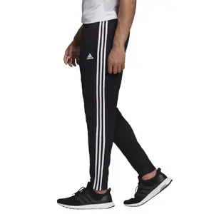 Pantalón de chándal adidas Must Haves 3-Stripes Tapered image-5