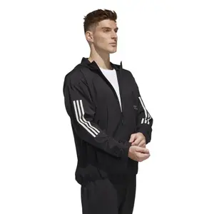 Chaqueta adidas Must Haves image-3