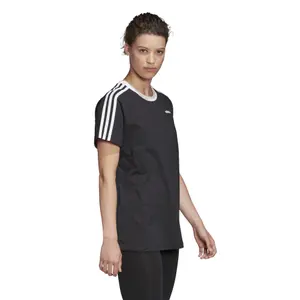 Camiseta de mujer adidas 3 bandes Essential Boyfriend image-3