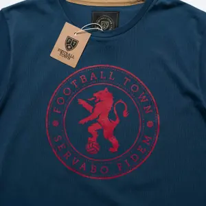T-Shirt Football Town The Rampant Lion image-1