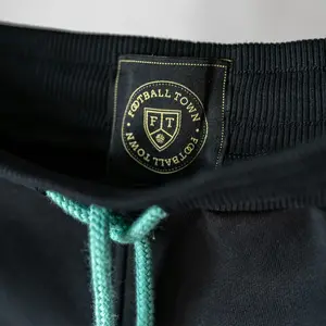 Curta Football Town Clover image-4