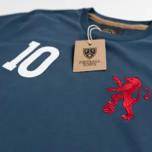 T-Shirt Football Town The Rampant Lion 10 image-1