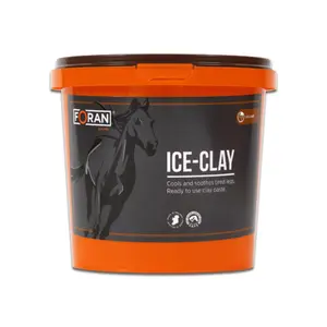 035090340-erfrischende-tonerde-fur-pferde-foran-ice-clay-schwarz-4-kg