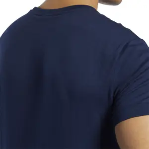 T-shirt Reebok Graphic Series Stacked image-3