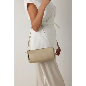 Women's shoulder Bag Fred de la Bretoniere Livia image-4