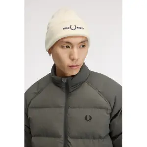 Bonnet Fred Perry Graphic FLP image-3