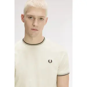Contrast Trim Double Stripe T-Shirt Fred Perry image-6