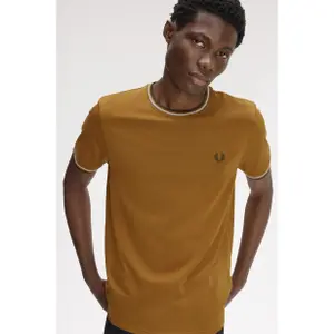 Contrast Trim Double Stripe T-Shirt Fred Perry image-4