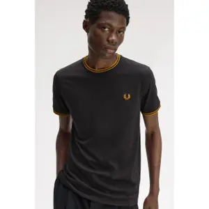 Contrast Trim Double Stripe T-Shirt Fred Perry image-4