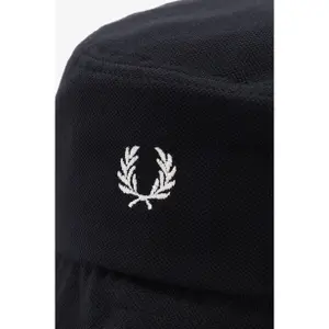 Bob's dive Fred Perry image-2