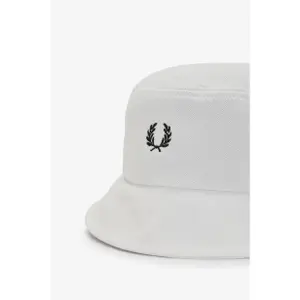 Bob's dive Fred Perry image-2