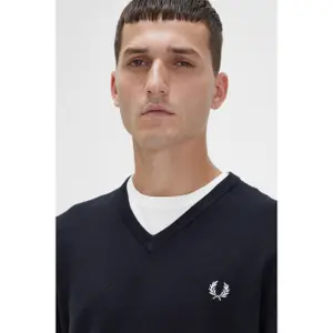 Jersey de cuello en V Fred Perry Classic image-4