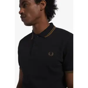 Polo shirt with double piping Fred Perry image-4