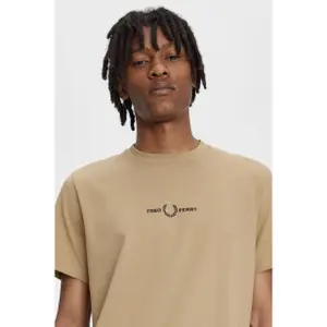 Camiseta Fred Perry Emboidered image-5