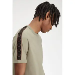 T-shirt à bande contrasté Fred Perry image-5