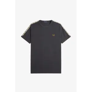 Camiseta con banda de contraste Fred Perry image-0