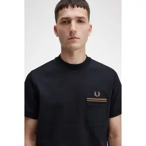 T-shirt with jersey pockets Fred Perry Loopback image-4