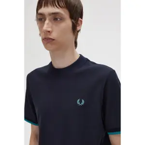 Piqué T-shirt with edged sleeves Fred Perry image-5
