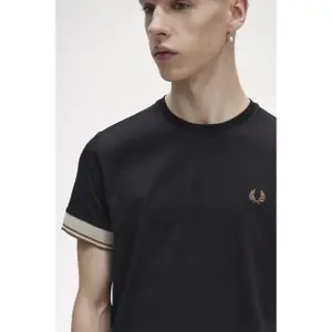 T-shirt Fred Perry Contrast Cuff image-4