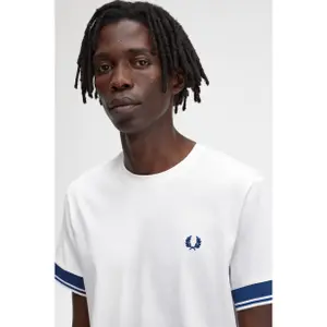 T-shirt Fred Perry Contrast Cuff image-4