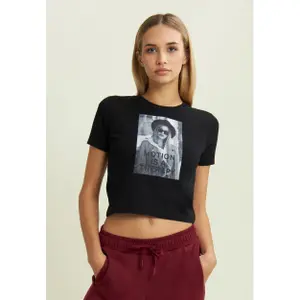 Κλασικό T-shirt με φωτογραφική εκτύπωση για γυναίκες Freddy image-2