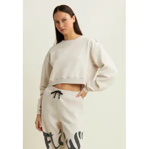 Γυναικείο cropped sweatshirt με τύπωμα στον ώμο Freddy image-2