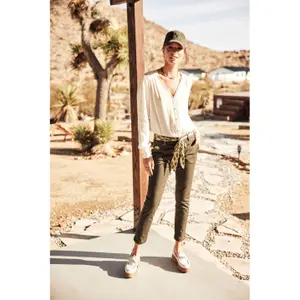 Damskie spodnie chino Freeman T Porter Claudia Felicita image-1