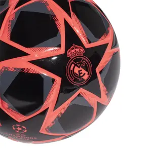  Real MadridM i n i b a l l o n L i g u e  d s C h a m p i o n s F i n a l e 2 0 xml-ph-06       image-0
