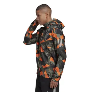 Chaqueta adidas Own the Run Camo image-3