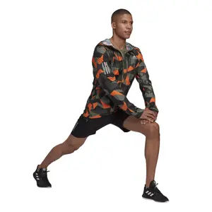 Chaqueta adidas Own the Run Camo image-2