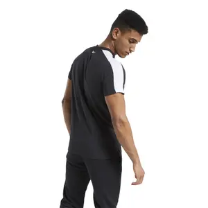 T-shirt Reebok Training Essentials Linear Logo Graphic image-2