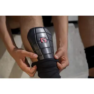 Espinilleras G-Form Pro-S Blade CE image-0