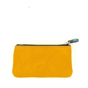 Llavero de cuero para mujer Gabs image-1