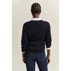 Pull col V femme Gant Classic image-5