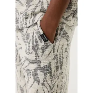 Bermuda em jacquard com estampado infantil Garcia image-4