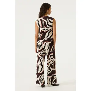 Women's sleeveless blouse Garcia image-1