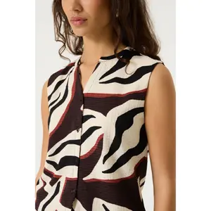 Women's sleeveless blouse Garcia image-4