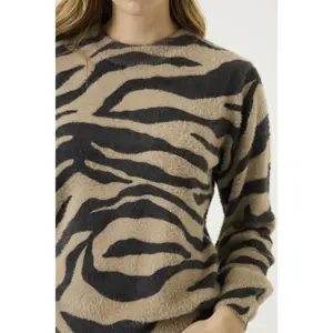 Women's round neck sweater Garcia T260242 image-4