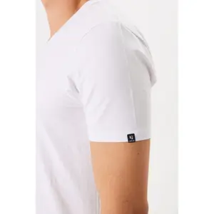 V-neck T-shirt Garcia Basic image-4