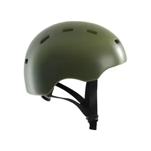 Skate helmet Gath RGM image-1