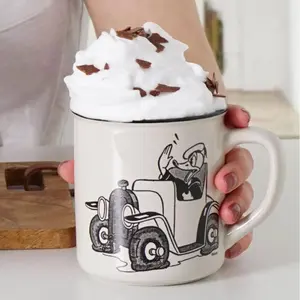 Donald mug in the car Geda Labels Donald Duck image-1