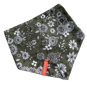 Bandana pour chien motif fleuri GEM image-0