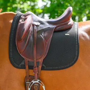 Tapis de dressage pour cheval GEM Mesh Grip image-1