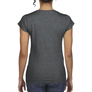 Camiseta de mujer con cuello de pico Gildan Softstyle image-1