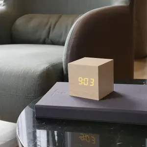 Reloj cubo clic de madera de arce Gingko Click Clock image-2